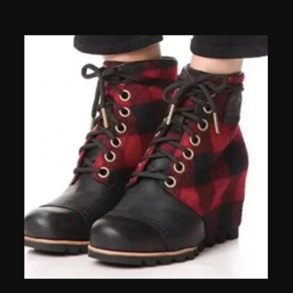 Sorel Lexie Waterproof Leather Woolen Plaid Wedge Boots Size us8.5 women's - Picture 3 of 8